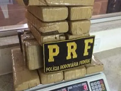 Jovem é preso pela PRF com 12 kg de maconha na BR-163