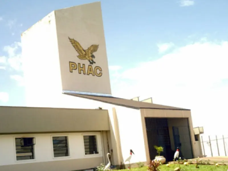 Juiz concede prisão domiciliar à advogada suspeita de tráfico na PHAC