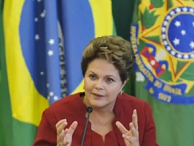Educação é “prioridade absoluta”, diz Dilma