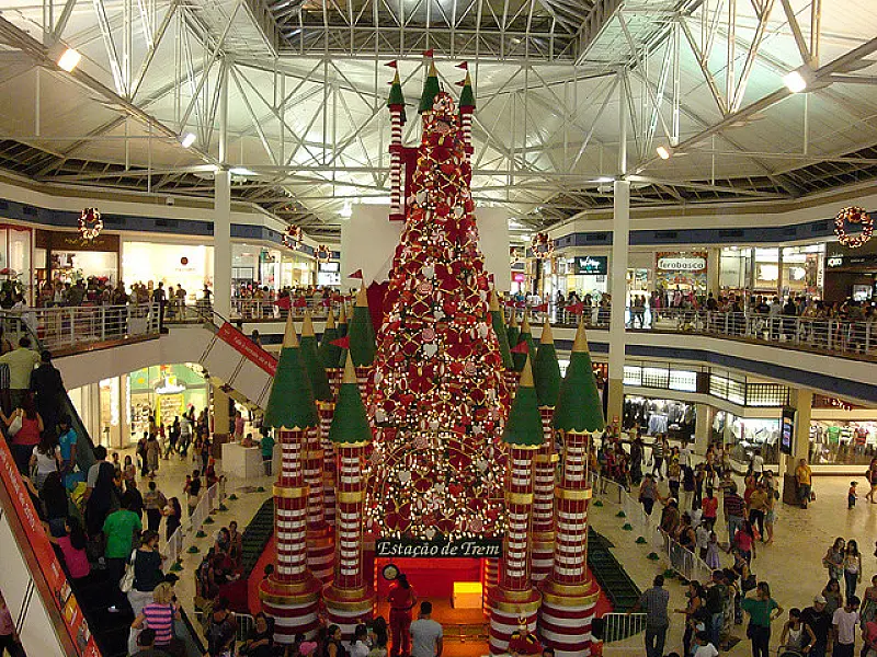 Roupas lideram pesquisa de presente para o Natal