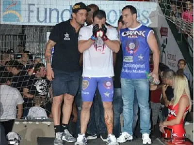 Gêmeos de Dourados competem em evento de MMA no Paraguai