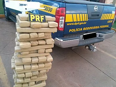 Veículo furtado em SP é encontrado pela PRF