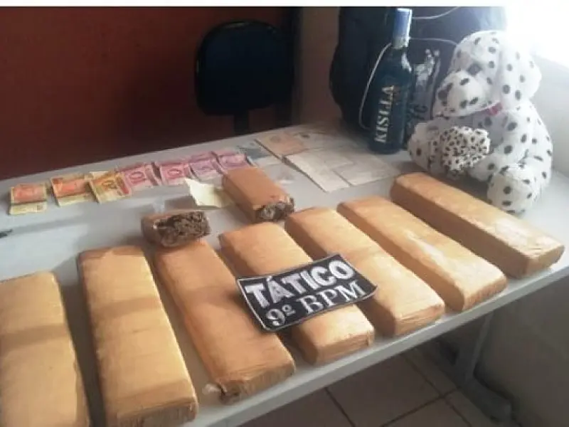 Polícia apreende 10 quilos de maconha que seria levada para Rondônia