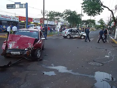 Colisão provoca morte de dois jovens e deixa outros dois feridos em Dourados