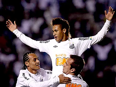 Santos supera tensão, se vinga e mantém Brasil na Libertadores