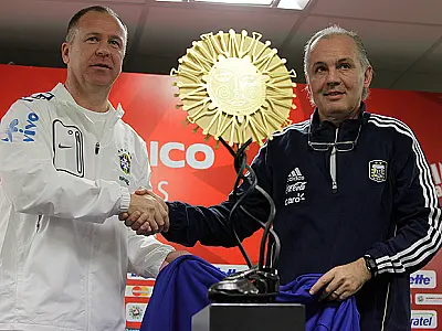Brasil enfrenta Argentina em clássico fora de casa