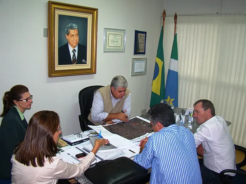 Secretário de Habitação e prefeito discutem PAC 2 de Coronel Sapucaia