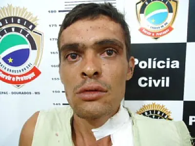 Enteado fere pescoço de padrasto de 74 anos com canivete