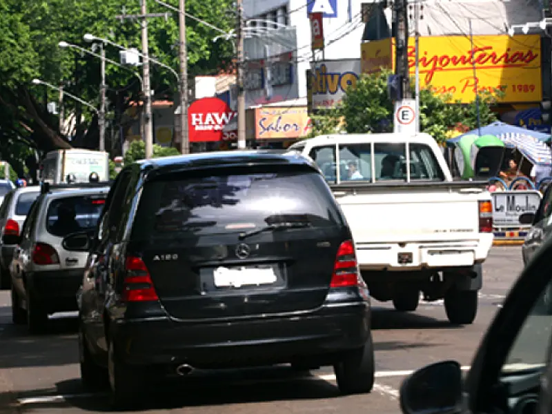 Carros roubados no Brasil e levados para a Bolívia começam a ser devolvidos