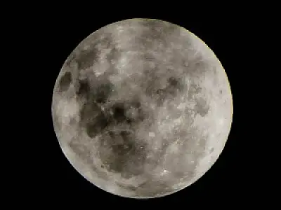 Tempo chuvoso impede visualização de fenômeno da lua em MS