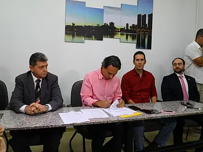 Prefeito assina ordem de serviço para acabar com congestionamento na rotatória da Coca Cola