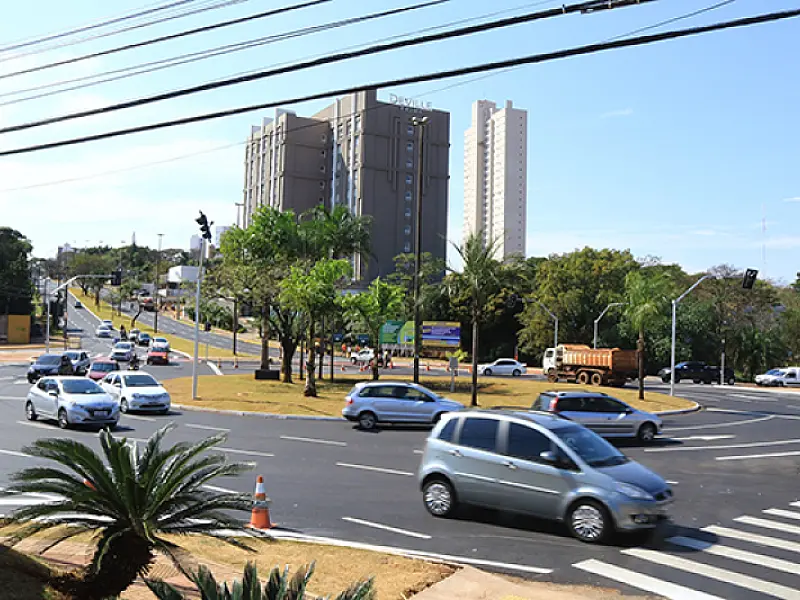 Com custo de R$ 1,6 milhões, obra da rotatória da Mato Grosso com a Via Parque é finalizada