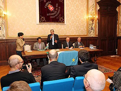 Puccinelli convida empresários italianos para visita a MS e instalação de parque industrial