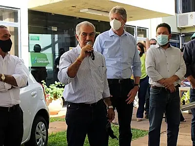 Governo entrega veículos para potencializar produção de erva-mate na faixa de fronteira
