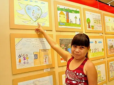 Crianças expõe desenhos em Corumbá