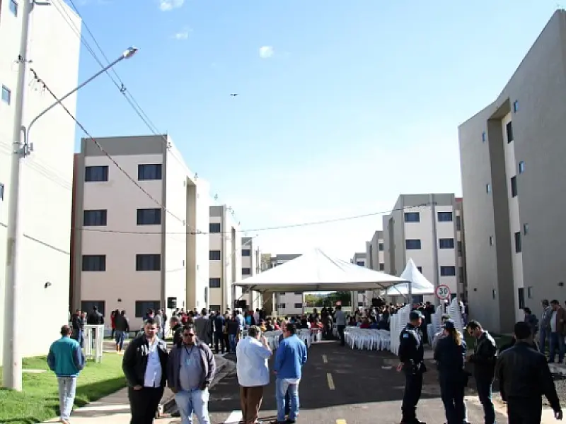 Prefeito sanciona leis que garantem sorteio e regularização de habitações