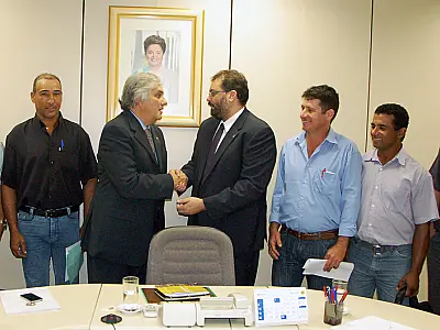 Senador Delcídio discute com INCRA retomada da reforma agrária em MS