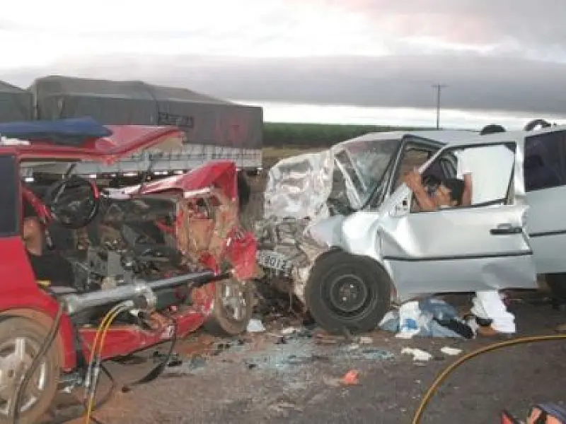 Acidente causa uma morte e deixa grávida em estado grave na BR-163, em Sonora