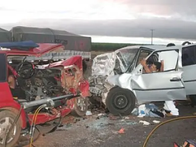 Acidente causa uma morte e deixa grávida em estado grave na BR-163, em Sonora