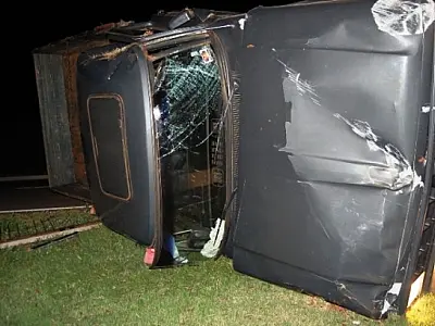 Motorista perde o controle e tomba caminhonete na MS-134