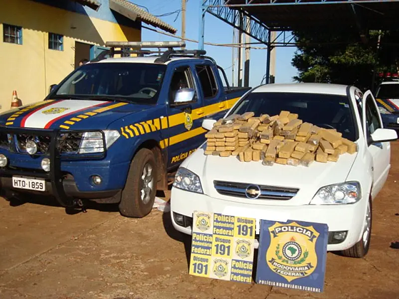 Professor universitário do PR é preso por transportar drogas na BR 463 em Ponta Porã