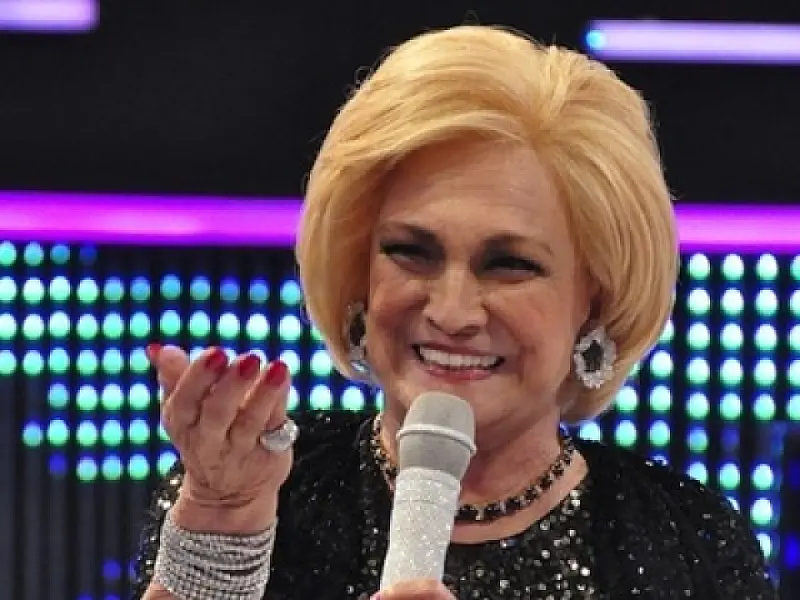 Hebe Camargo faz cirurgia de emergência para retirar vesícula	
