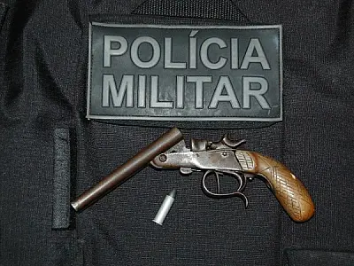 Jovem mata outro em Itaporã e sobe em árvore para fugir