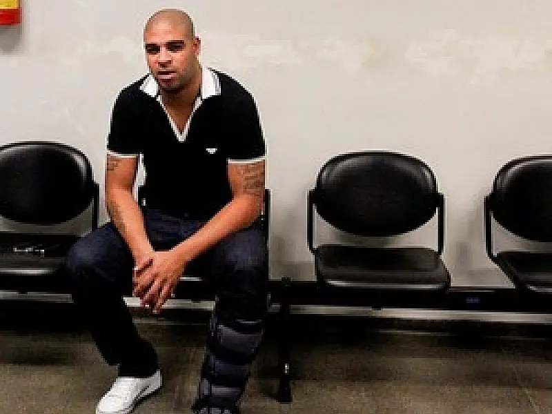 Corinthians chega a acordo e paga R$ 1 milhão a Adriano