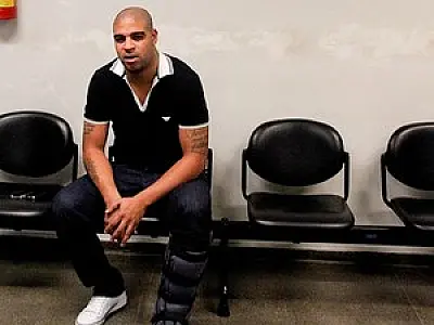 Corinthians chega a acordo e paga R$ 1 milhão a Adriano