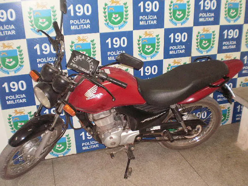 Foragido do semiaberto é preso com moto roubada