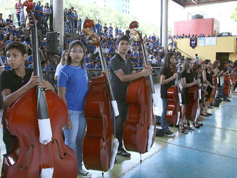 Governo do Estado entrega 291 instrumentos musicais