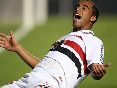 Lucas no PSG seria uma das causas da crise entre Mourinho e Real