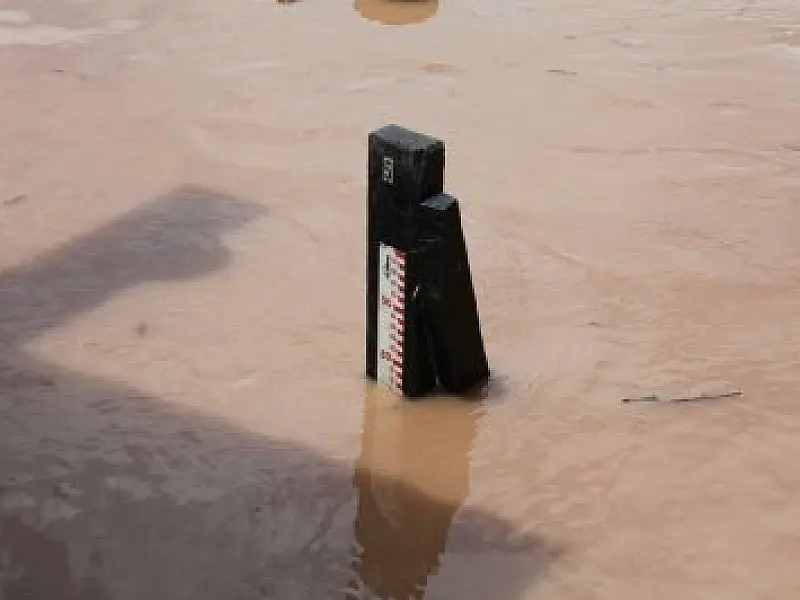 Chuva na região norte aumenta nível do Rio Taquari, em Coxim