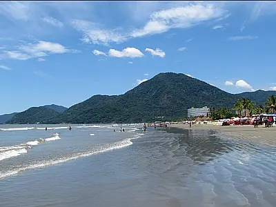 Confira 10 praias brasileiras para curtir em família