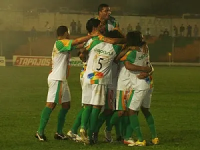 Em casa, Naviraiense faz 4 a 1 no Misto e vai à decisão do Campeonato Estadual