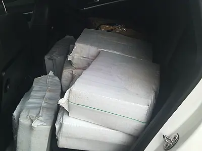 Veículo com 371 quilos de maconha é apreendido em Naviraí