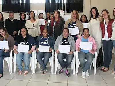 Presídio feminino da Capital certifica nova turma na área de beleza