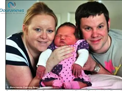 Bebê de 5,6 kg nasce de parto normal na Inglaterra