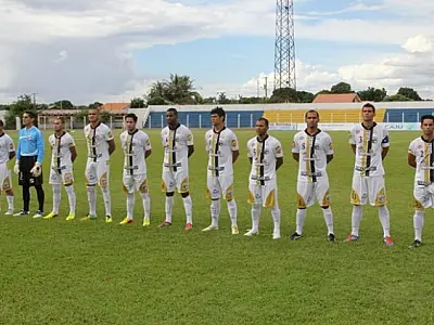 Novoperário joga neste domingo com quatro desfalques