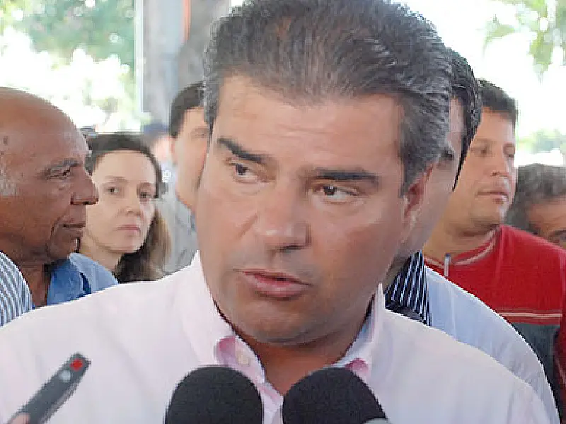 Nelsinho visita estande da Funsat no Norte Sul Plaza