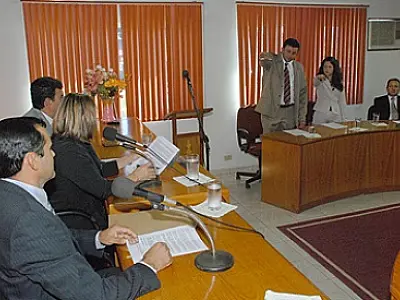 Câmara de Alcinópolis dá posse a suplentes e elege novo presidente