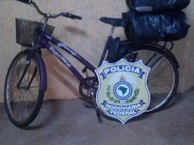 Policiais encontram bicicleta com 45 quilos de maconha