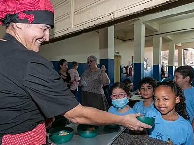 ALUNOS DA REME PARTICIPAM DE TESTE PARA A MERENDA DO PRÓXIMO ANO
