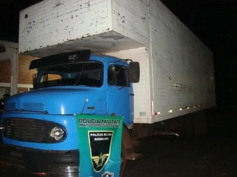 Bandido simula mudança e amarra motorista para roubar caminhão