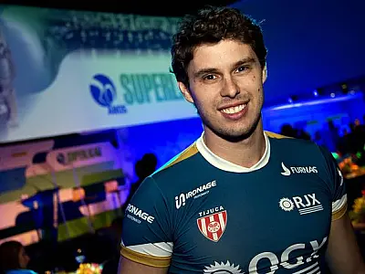 Sem receber, Bruninho volta à Itália e critica situação do vôlei nacional