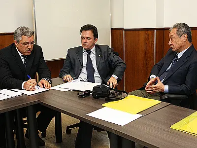 Vander atua com Takimoto para ajudar a construir hospital em Dourados