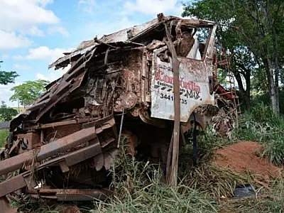 Motorista de caminhão morre em acidente na MS-376