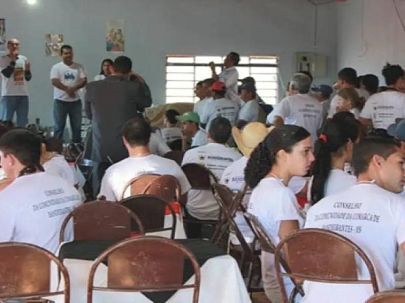 Ação contra a dengue mobiliza população de Bandeirantes