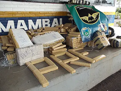 PMR apreende 750 kg de maconha em veículo furtado