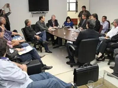 Prefeitos e parlamentares discutem pauta da Marcha a Brasília na Assomasul